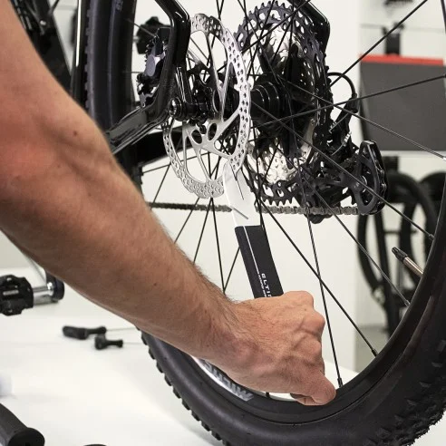 Clé pour Meuleuse à Disque avec Écarteur de Pistons