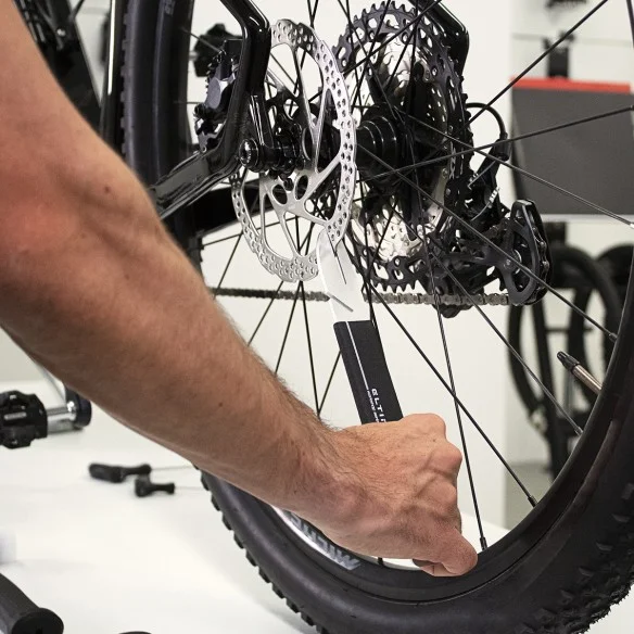 Clé pour Meuleuse à Disque avec Écarteur de Pistons