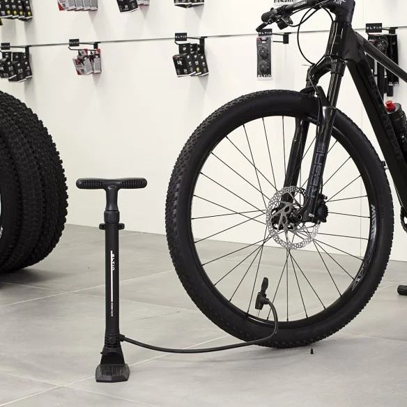 Eltin Track Pump Plastic Black